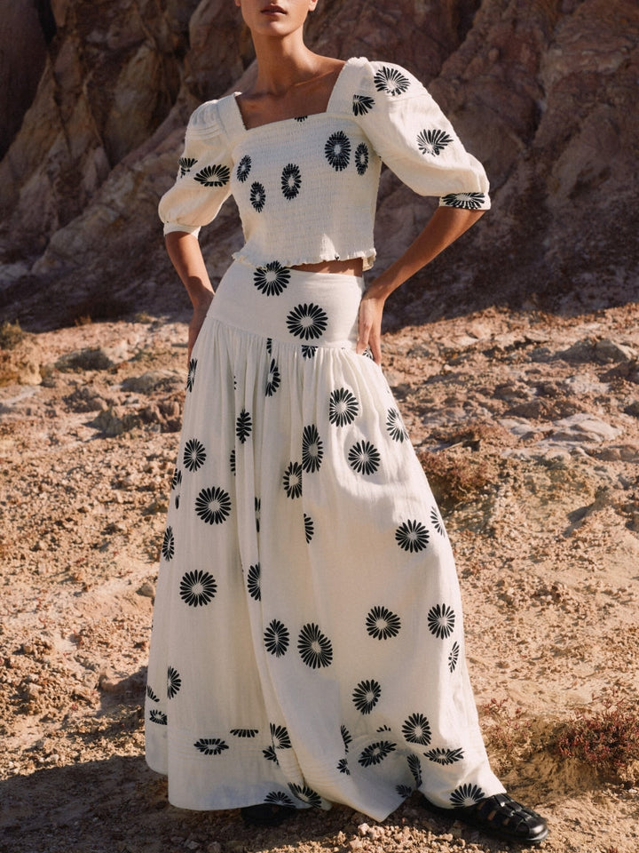 Falda blusa con estampado de margaritas moderna