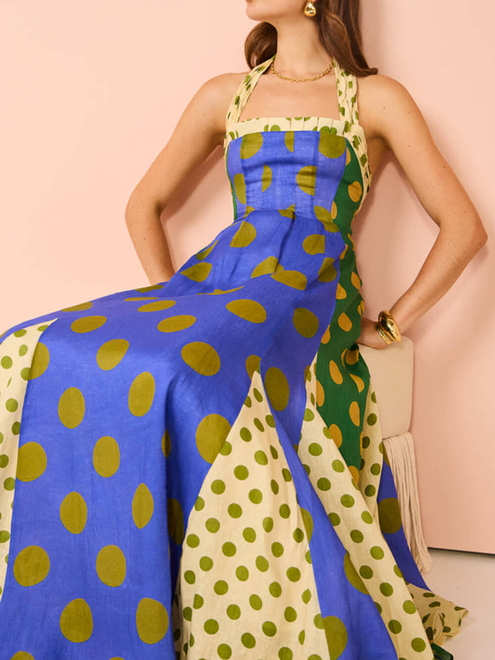 Midi-kjole med etniske karakteristiske polka-prikker