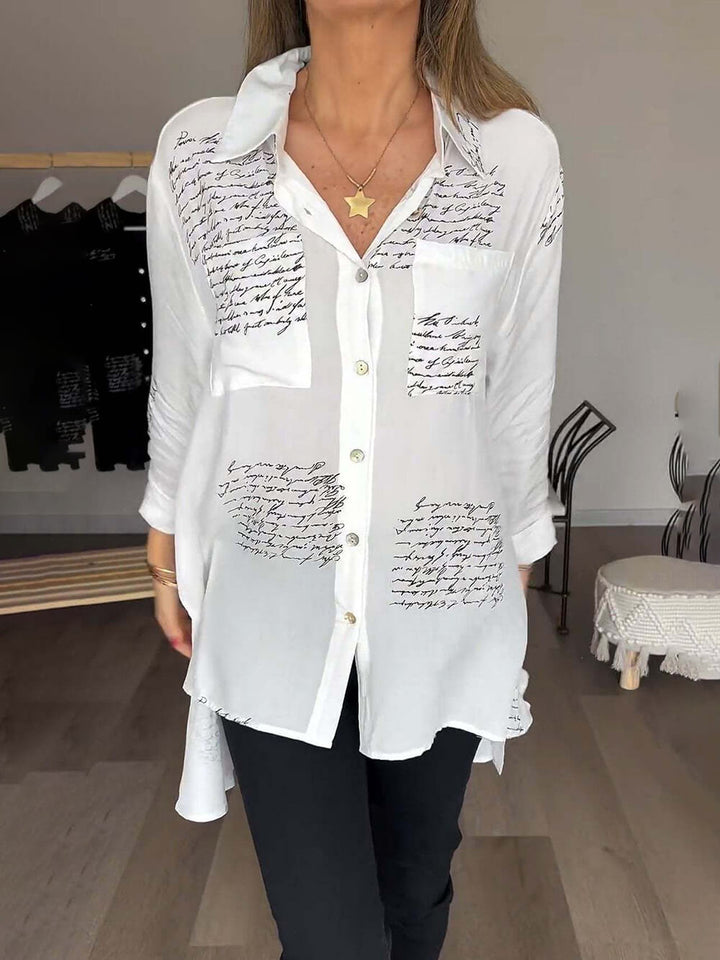 Camisa holgada alta-baja con estampado de letras simples