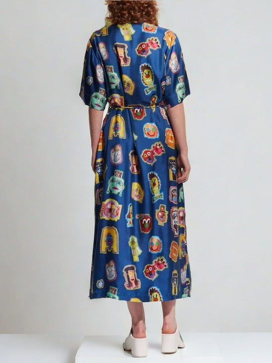 Wyjątkowa sukienka midi z zabawnym nadrukiem graffiti