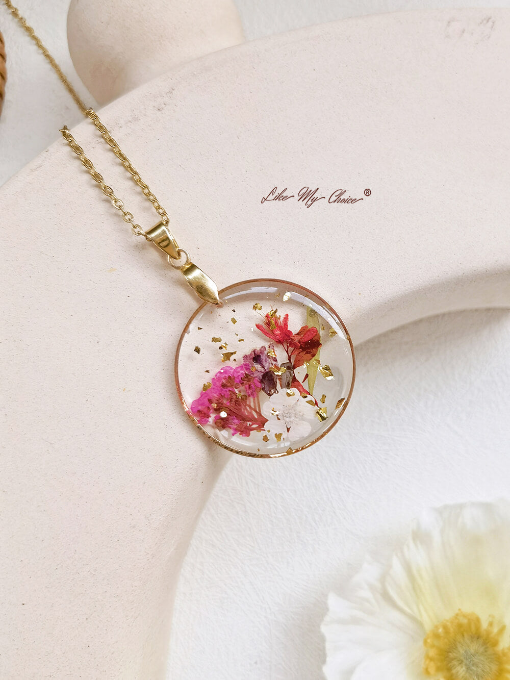 Handmade Birth Flower Bouquet Pressed Resin Pendant Necklaces-April flower