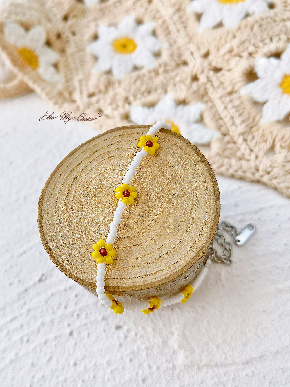 Verstelbare kralenarmband met trekkoord, witte margriet