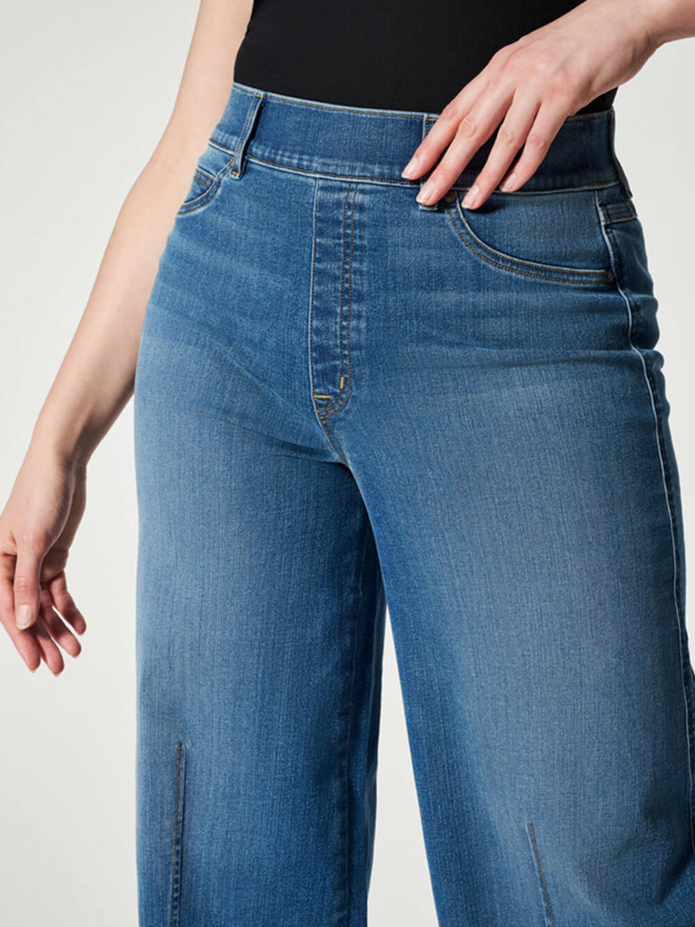 Jeans met wijde pijpen en middelhoge taille