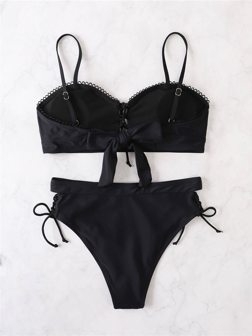 Sunny Seaside – Bikini-Set mit String und Spitze