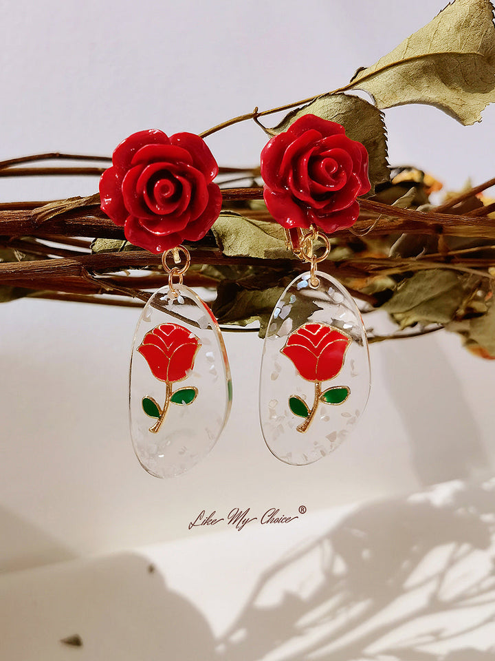 Victoriaans geïnspireerde romantische rode roos oorbellen