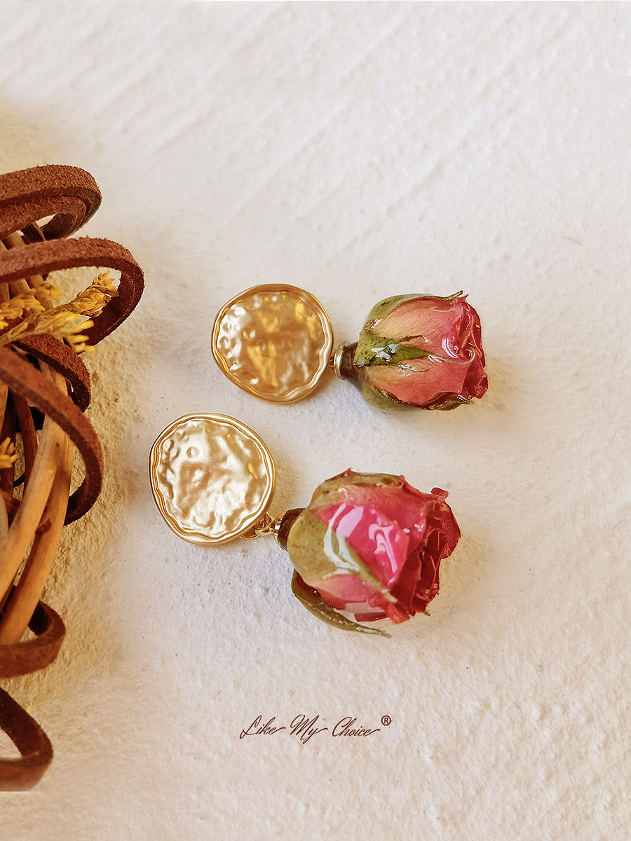 Ohrringe mit gepressten Blumen – vergoldete Rose