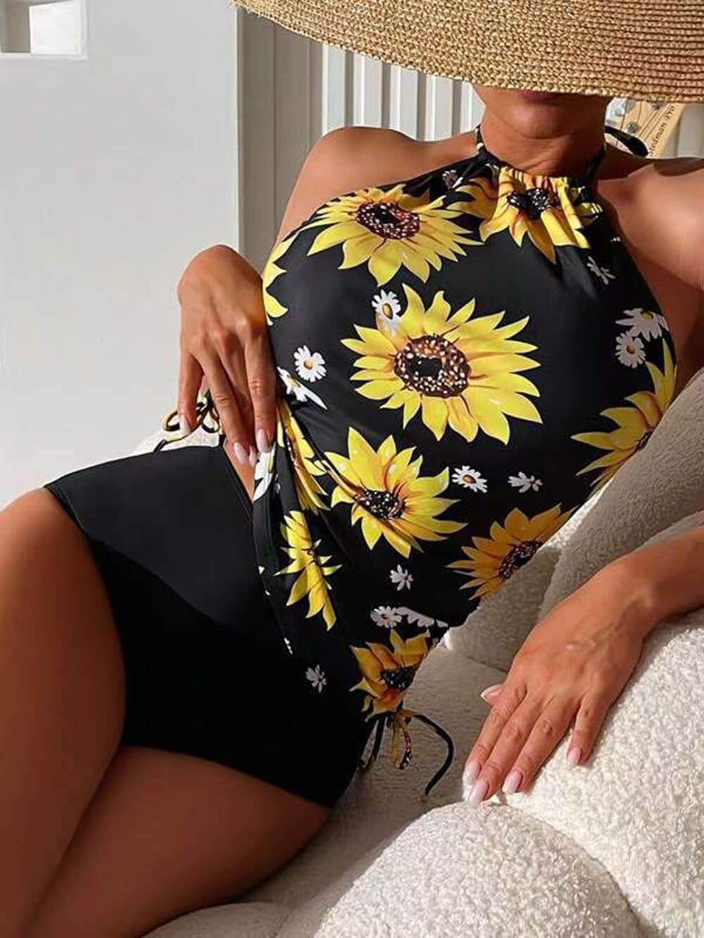 Conjunto de tankini con cordón y cuello halter con estampado de girasol