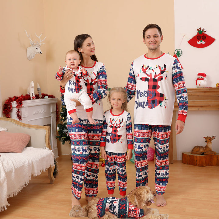 Ensembles de pyjamas assortis pour la famille des cerfs de Noël (avec vêtements pour chiens de compagnie)