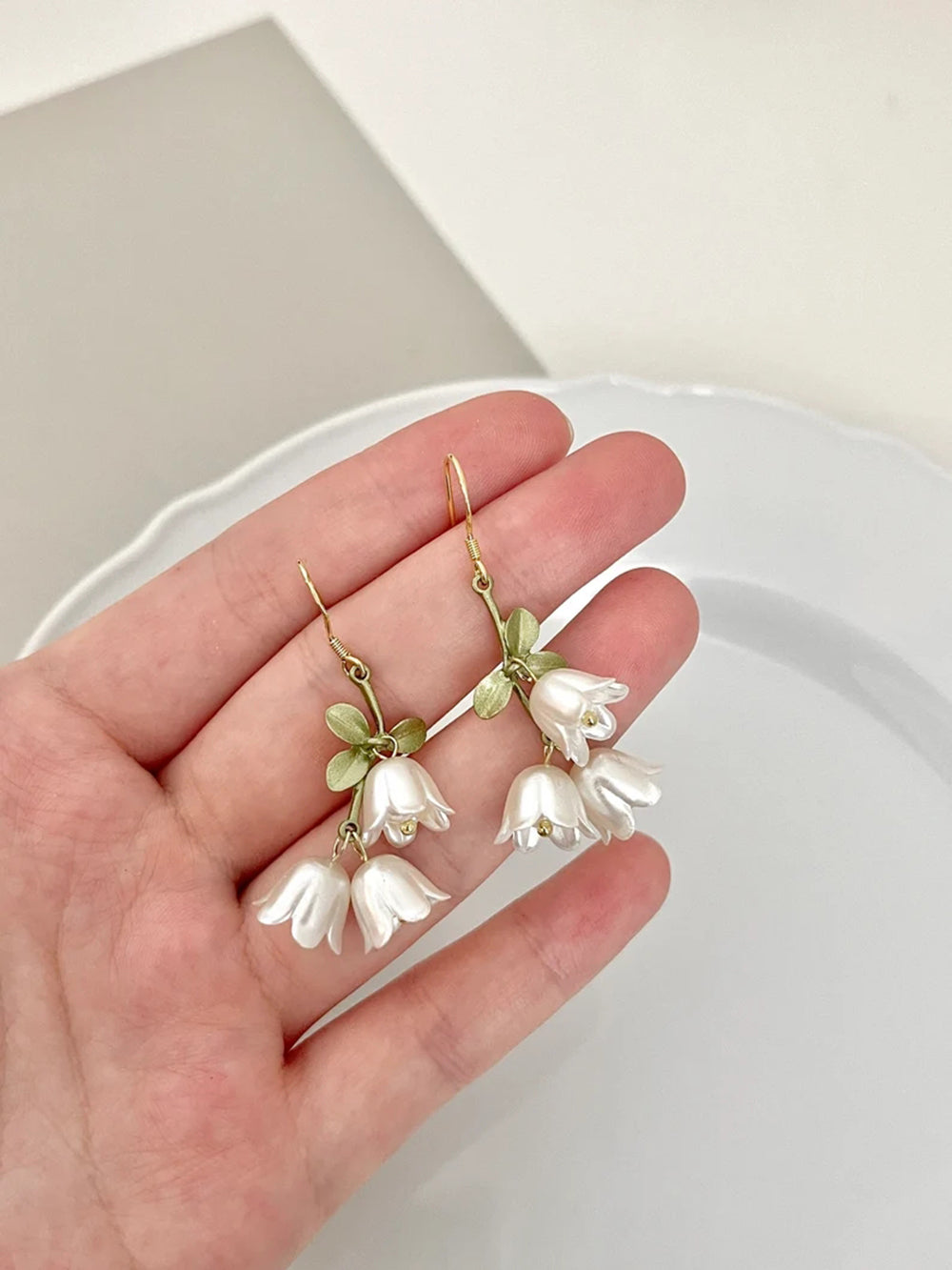 Søde kvast øreringe - Tulipaner Sløjfe Hvide Fairy Flowers