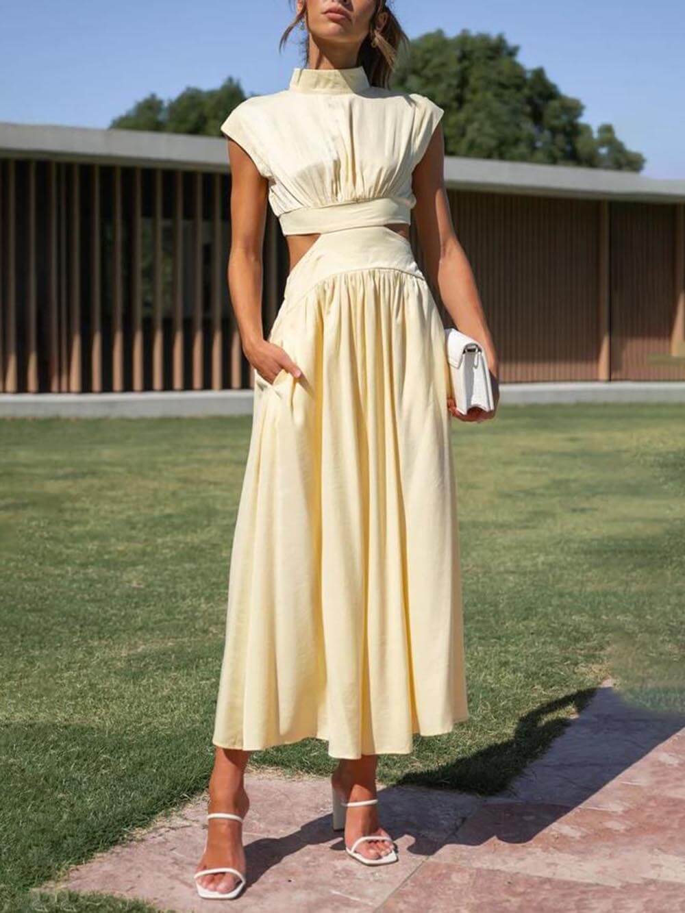 Vestido midi de vacaciones con bolsillos y cintura recortada