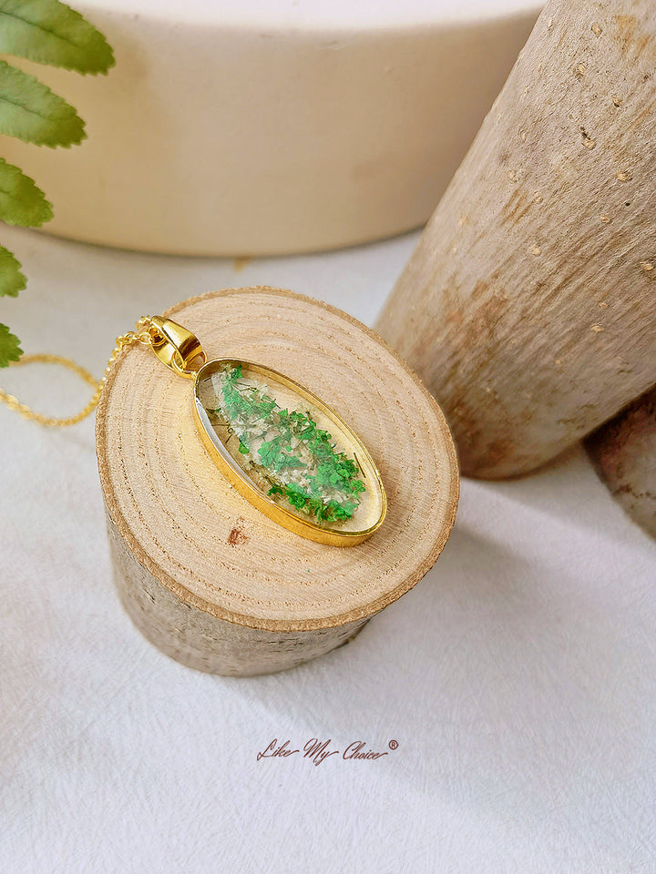Mini Narcis zlatý oválný přívěsek s přírodní pryskyřicí náhrdelník