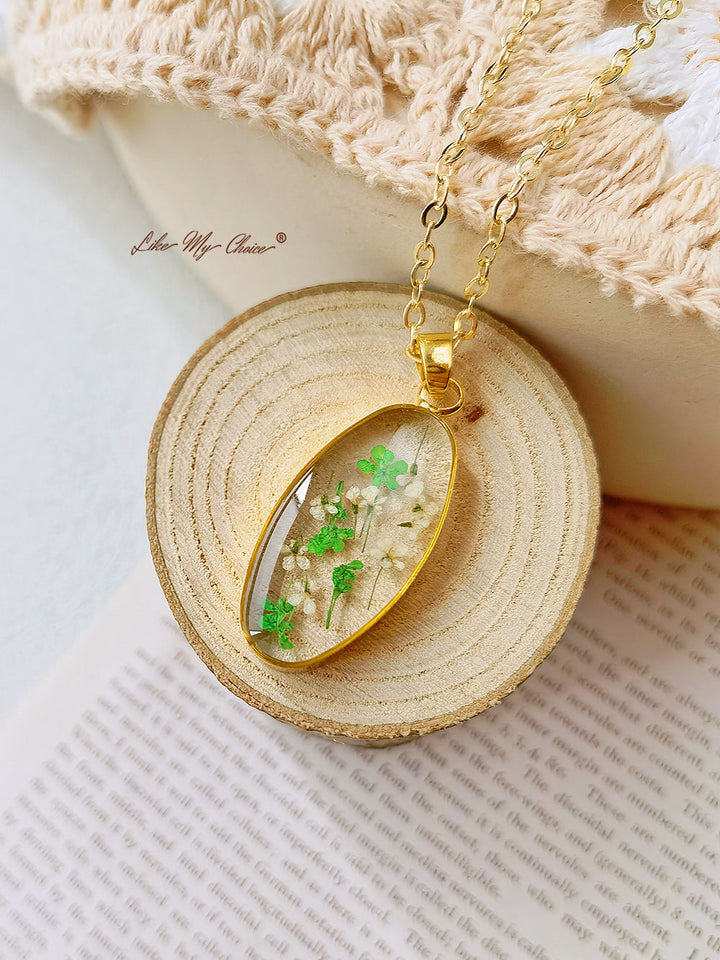 Mini Tulip Golden Oval Pendant Natural Resin kaulakoru