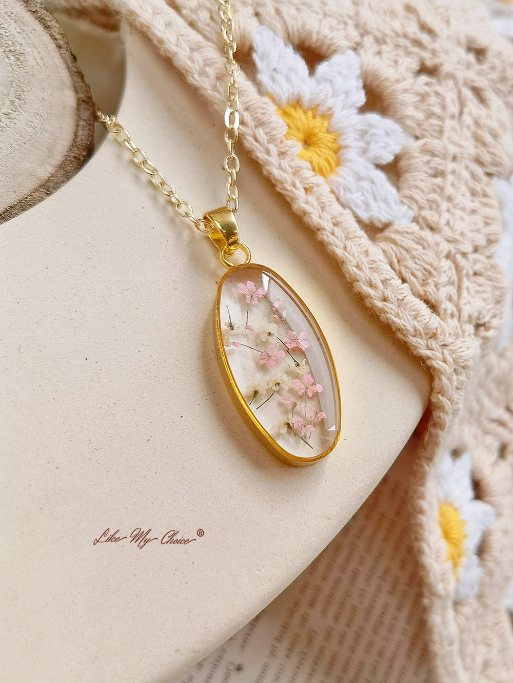 Mini Tulip Golden Oval Pendant Natural Resin kaulakoru