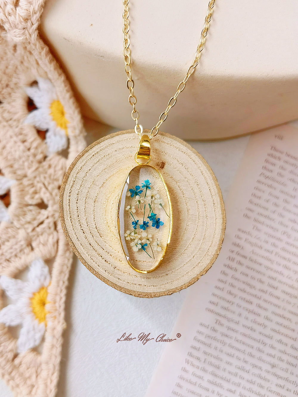 Mini Tulip Golden Oval Pendant  Natural Resin Necklace