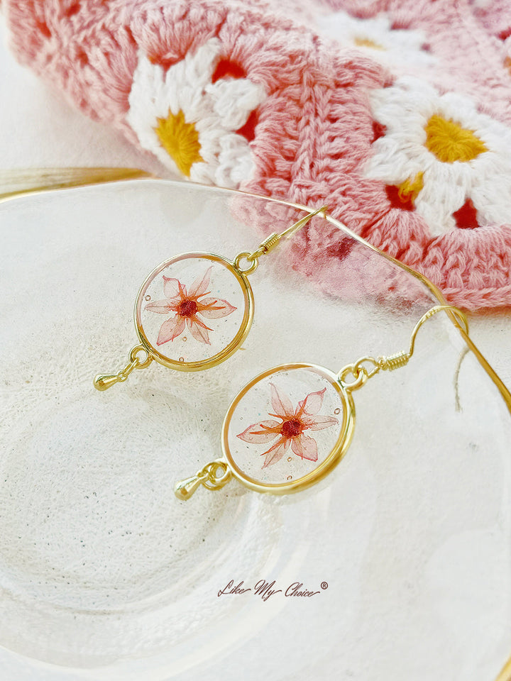 Pendientes de flores secas con borlas elegantes de color rosa