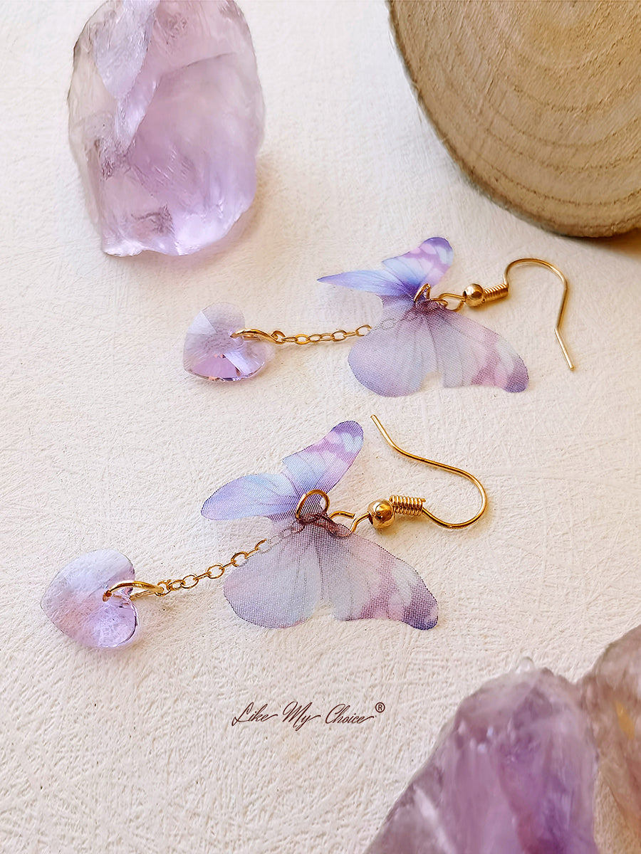 Pendientes colgantes con gemas de corazón y mariposa morada