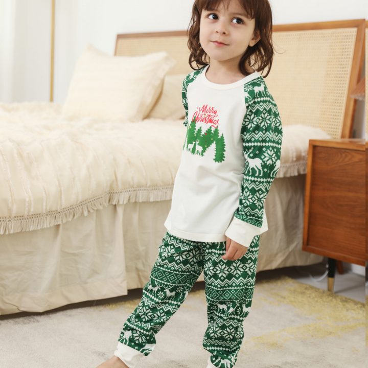 Pijamas para padres e hijos con cuello redondo y estampado navideño
