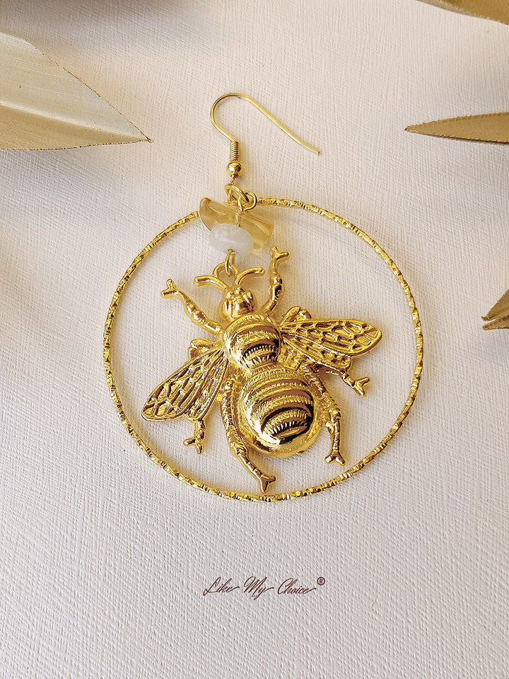 أقراط كريستال النحلة الذهبية الطبيعية