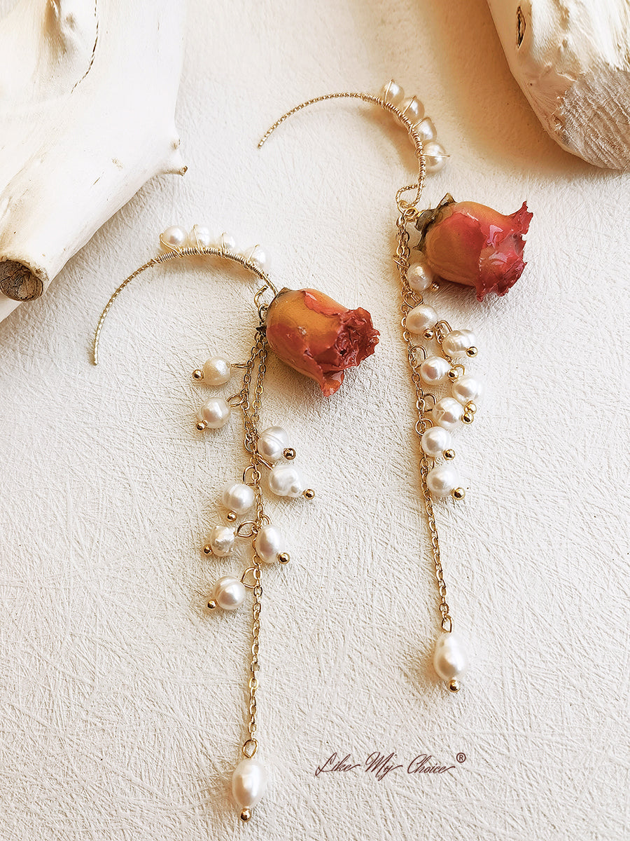 Kolczyki z prasowanych kwiatów - perłowy suszony kwiat róży