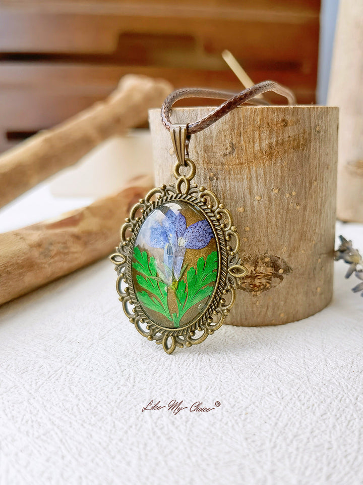 Šestinásobný kulatý vintage náhrdelník ze suchých květin