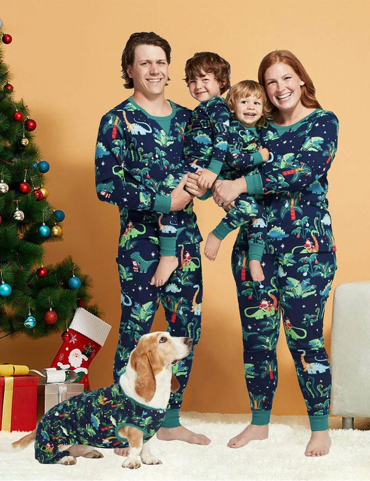 Juledinosaurmønstrede familiematchende pyjamassett (med hundeklær)