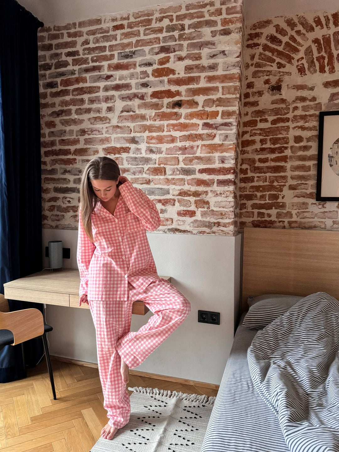 Růžová kostkovaná volná sada pyžama