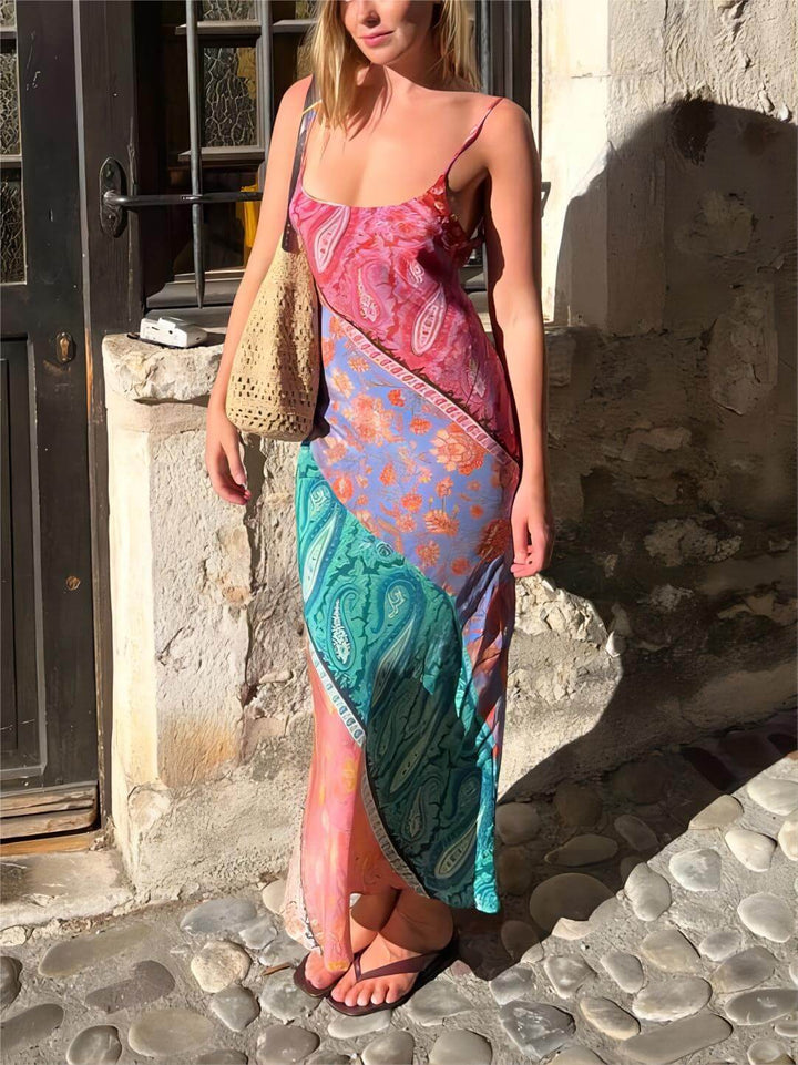 Sexet u-hals rygløs maxi-kjole med bosnisk tryk