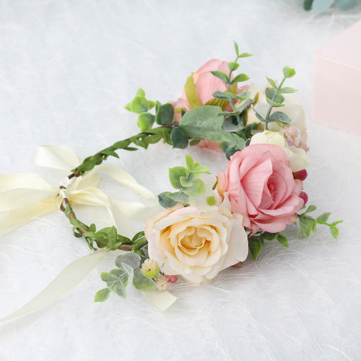 Diana, Blumenkrone mit rosa Rosen