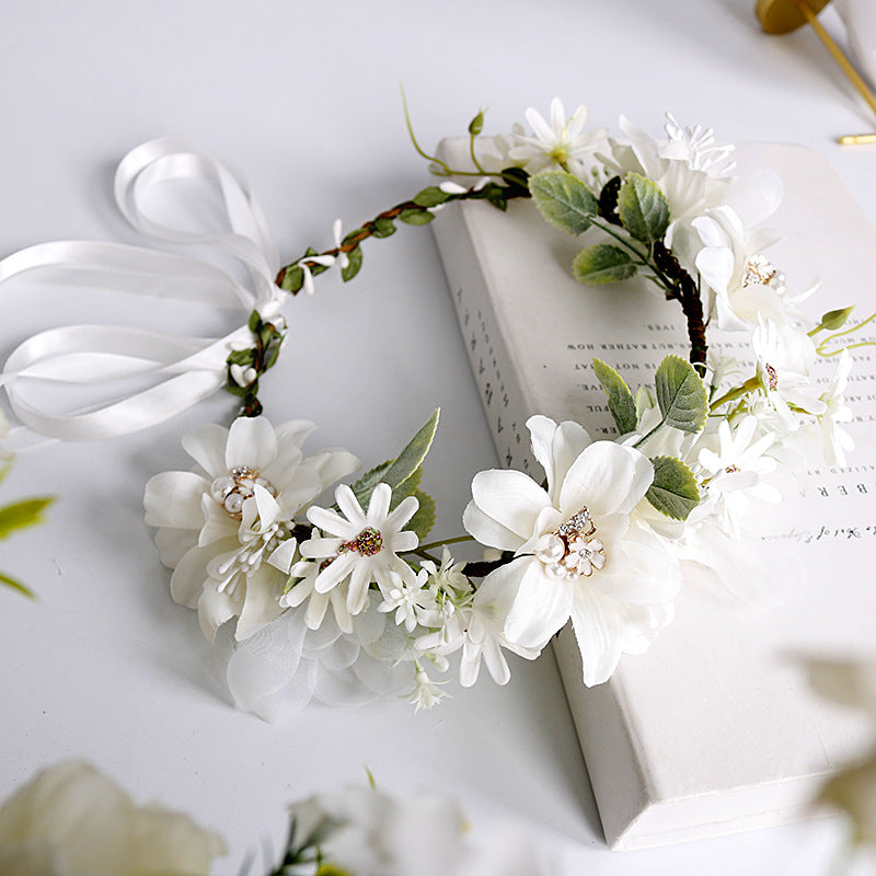 มงกุฎดอกไม้ไรน์สโตนสีขาวมุก