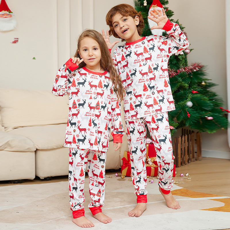 Set pigiama coordinato con stampa di cervi natalizi