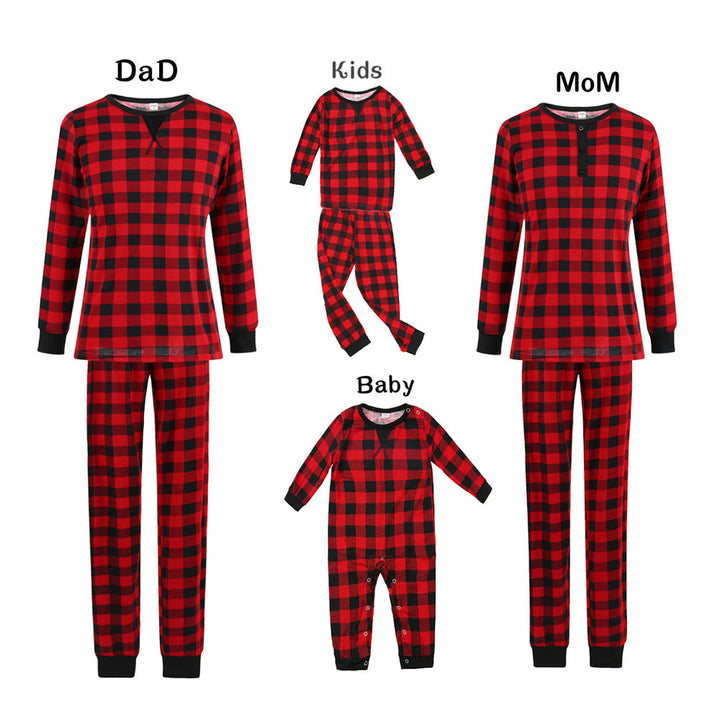 Conjunto de pijama familiar a juego con cuadros navideños en negro y rojo