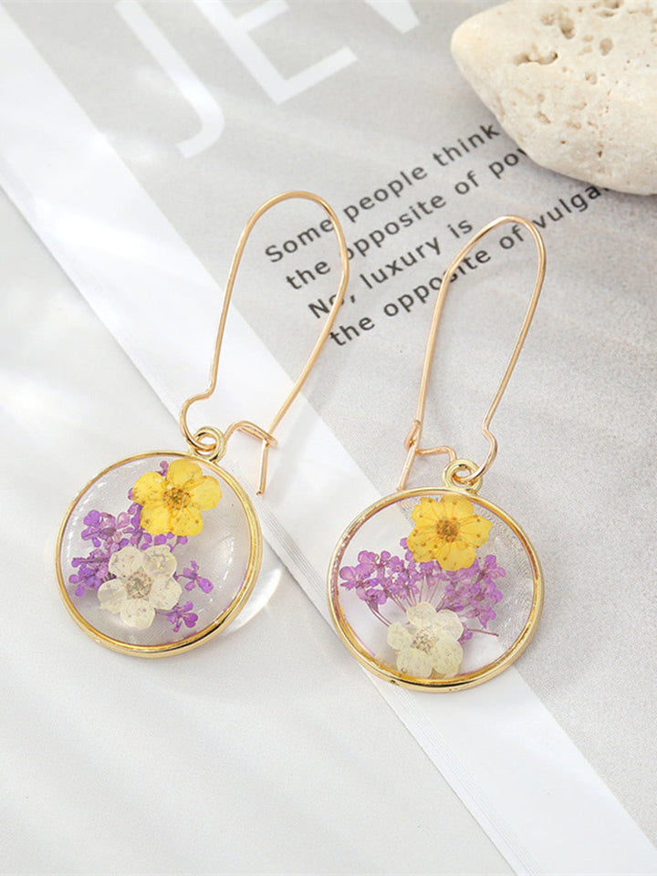 Pendientes en relieve de resina de flores preservadas boho