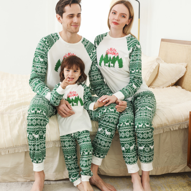 Vánoční potisk Pyžamo pro rodiče a děti s kulatým výstřihem