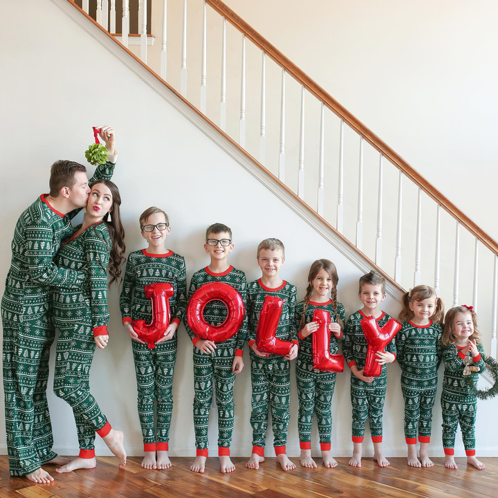 Grön julgran mönstrad familj matchande pyjamas set