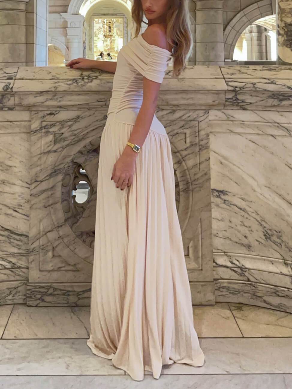 Elegante sexy off-the-shoulder geplooide lange jurk