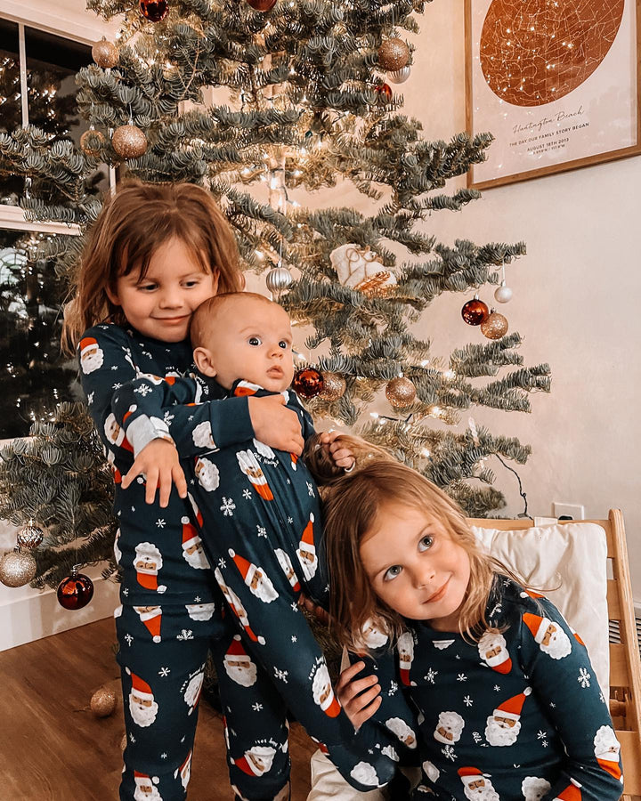 Pijamas a juego familiares con capucha de Papá Noel